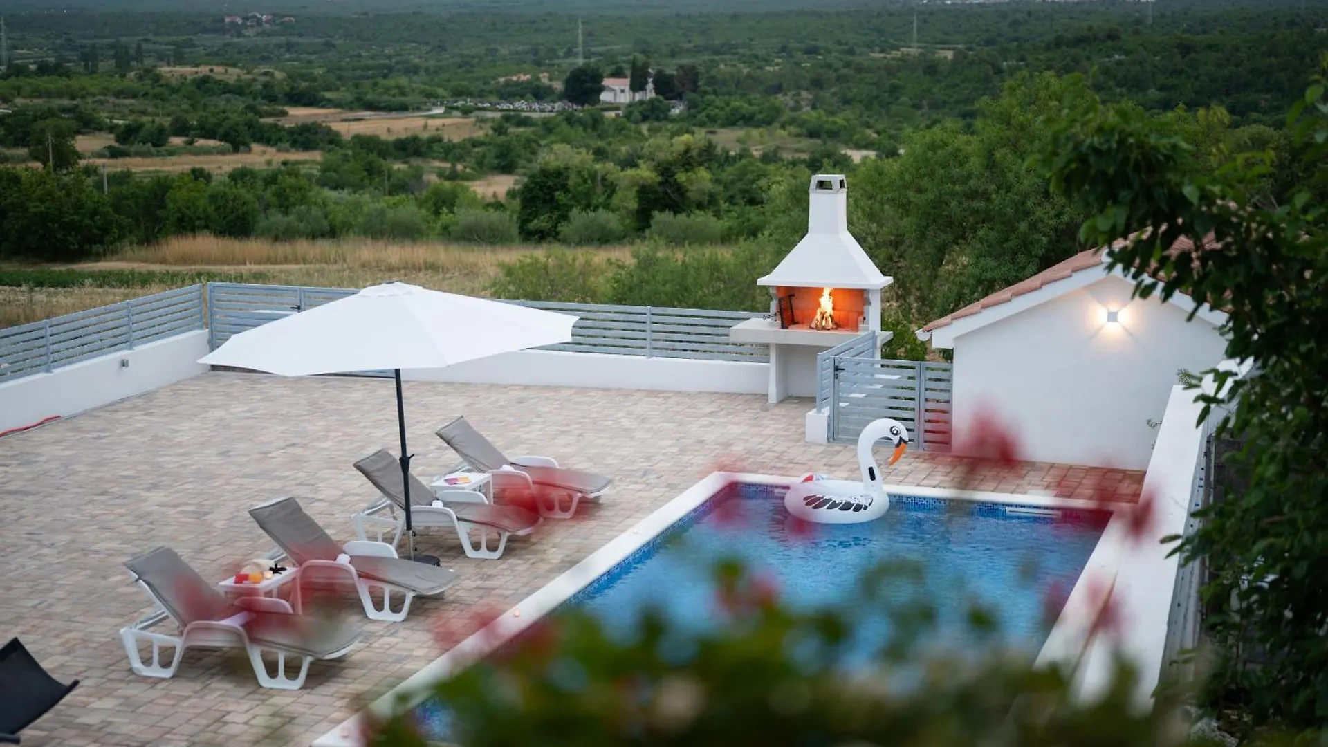 Holiday Home Lantina with pool Pridraga クロアチア