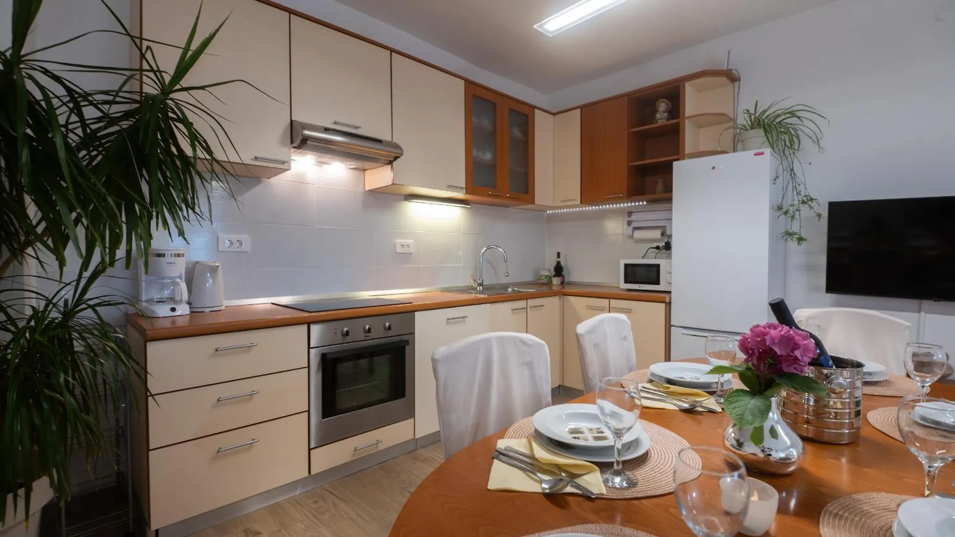 Holiday Home Lantina with pool Pridraga